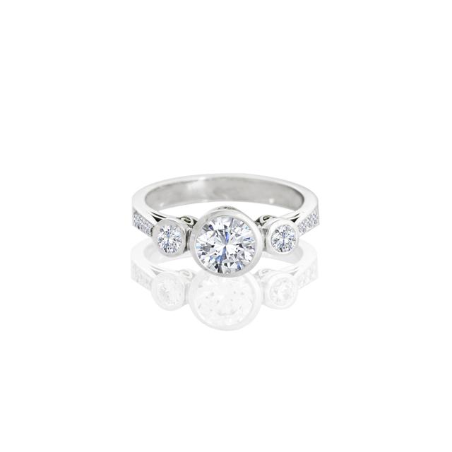 Noya Three Stone Engagement Ring