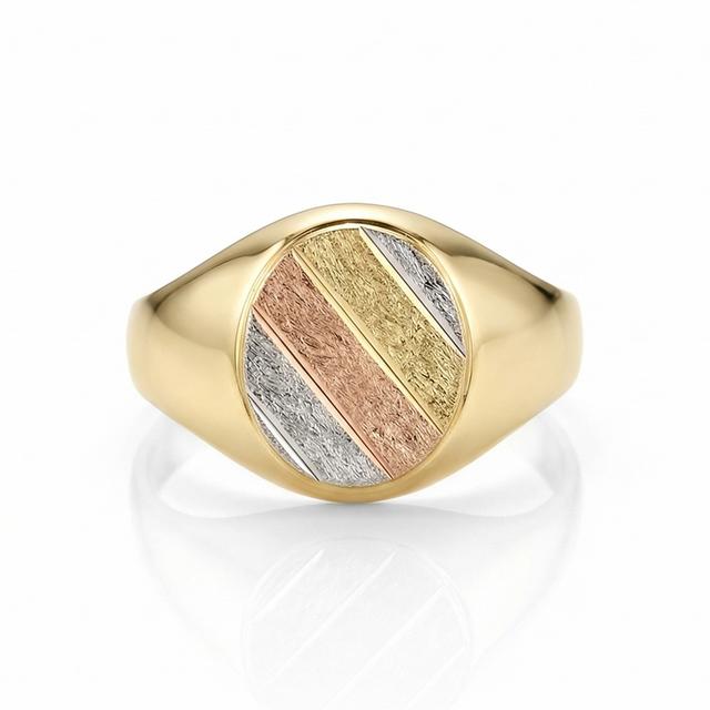Aaric Oval Signet Ring